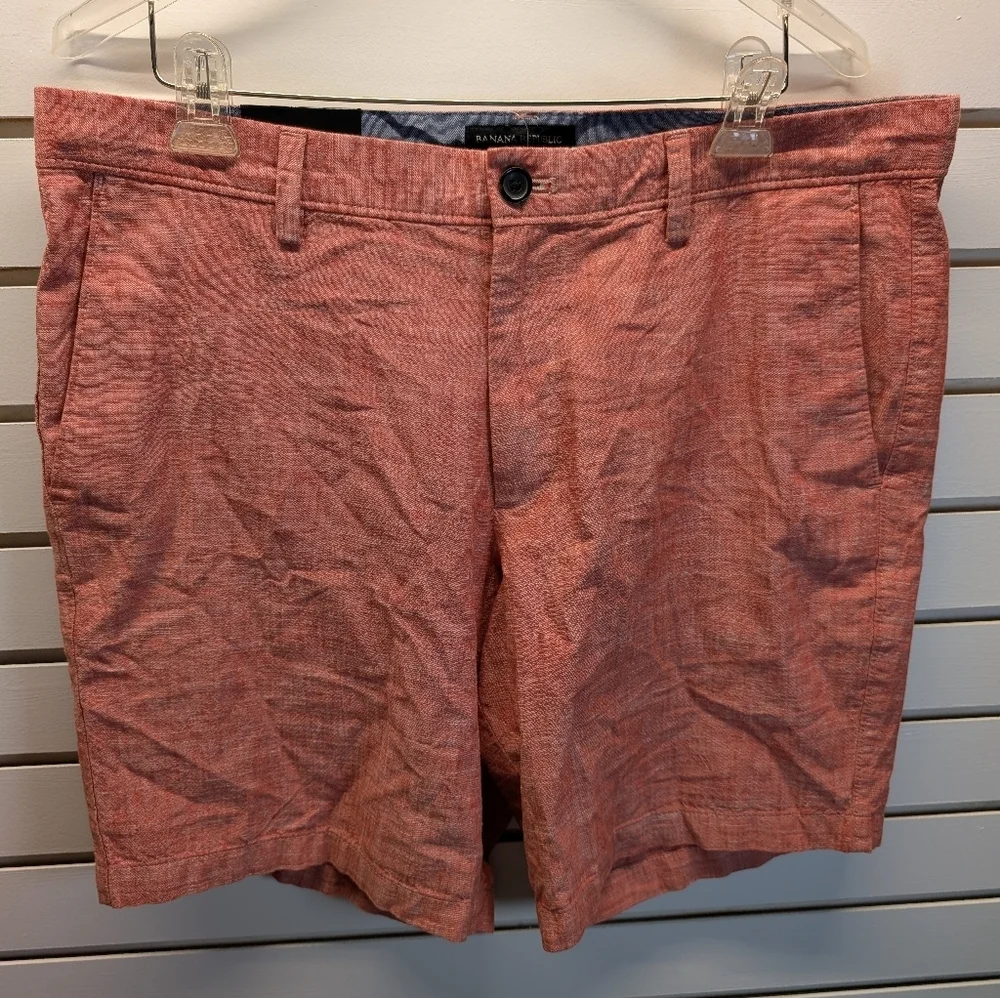 Banana Republic Men's Shorts Red Chambray 9 Inch Cotton Size 36 NWT